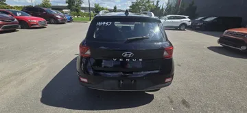 2021 Hyundai Venue - image 6