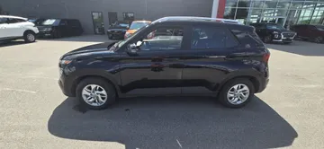 2021 Hyundai Venue - image 4