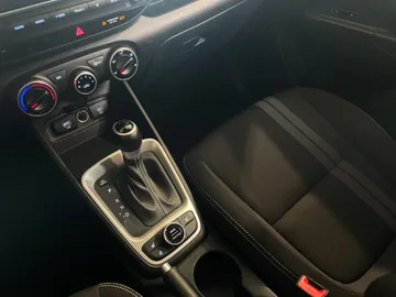 2025 Hyundai Venue - image 19