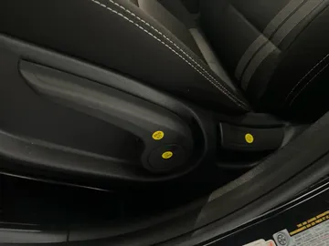 2025 Hyundai Venue - image 22