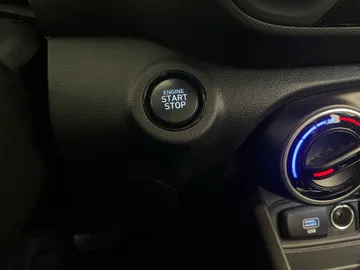 2025 Hyundai Venue - image 20