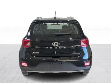 2025 Hyundai Venue - image 7