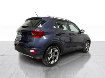 2025 Hyundai Venue - image 15
