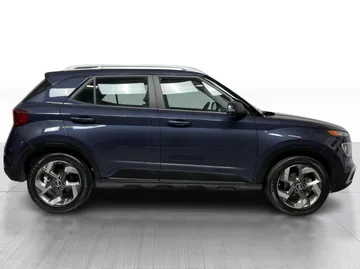 2025 Hyundai Venue - image 2