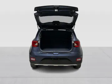 2025 Hyundai Venue - image 14