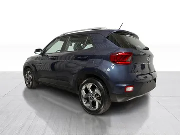 2025 Hyundai Venue - image 12
