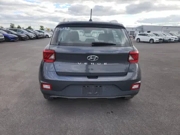 2025 Hyundai Venue - image 6