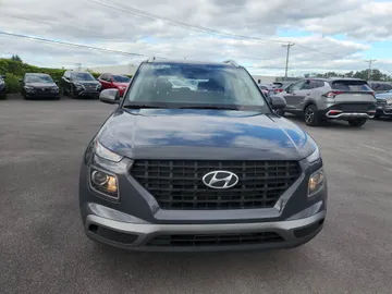 2025 Hyundai Venue - image 2