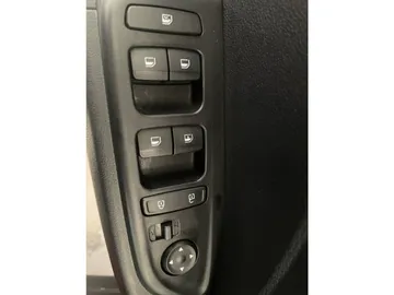 2025 Hyundai Venue - image 21