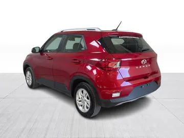 2025 Hyundai Venue - image 9