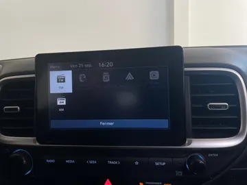 2025 Hyundai Venue - image 23