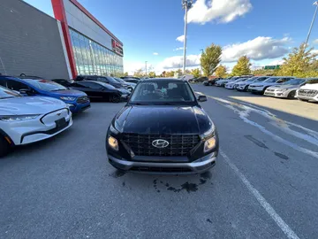 2021 Hyundai Venue - image 2