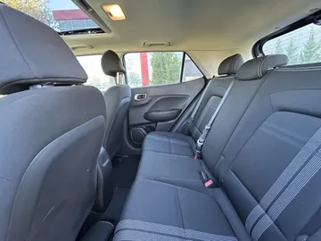 2021 Hyundai Venue - image 7