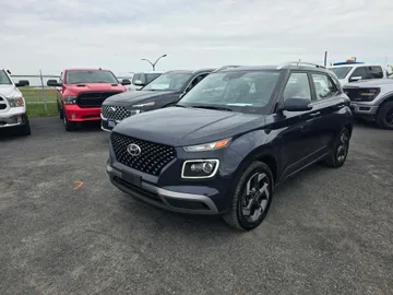 2023 Hyundai Venue - image 3