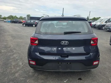 2023 Hyundai Venue - image 6