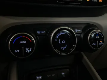 2024 Hyundai Venue - image 22
