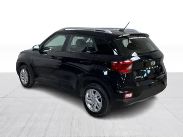 2025 Hyundai Venue - image 11