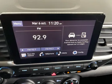 2025 Hyundai Venue - image 7