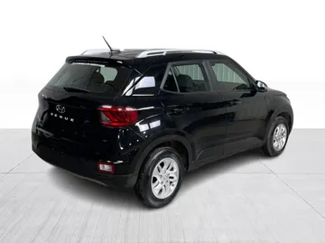 2025 Hyundai Venue - image 14