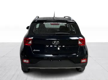 2025 Hyundai Venue - image 12