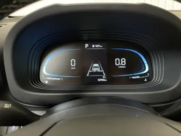 2025 Hyundai Venue - image 16