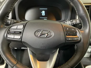 2025 Hyundai Venue - image 17