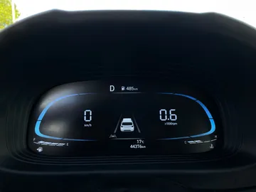 2025 Hyundai Venue - image 16
