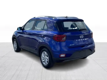 2025 Hyundai Venue - image 11