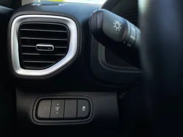 2025 Hyundai Venue - image 26