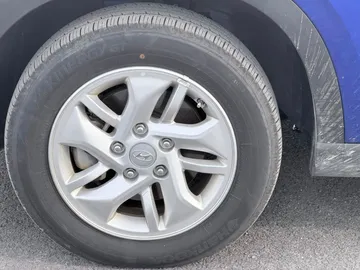 2025 Hyundai Venue - image 7