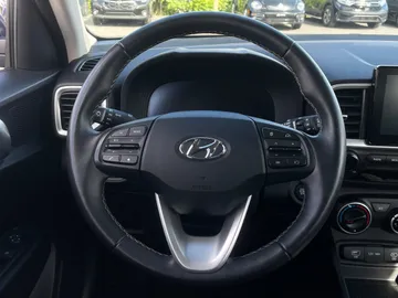 2025 Hyundai Venue - image 17