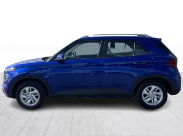 2025 Hyundai Venue - image 10