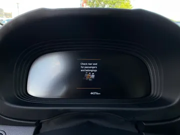 2025 Hyundai Venue - image 24