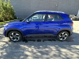 2024 Hyundai Venue - image 4