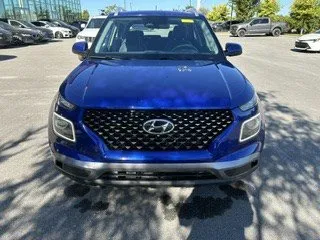 2024 Hyundai Venue - image 2