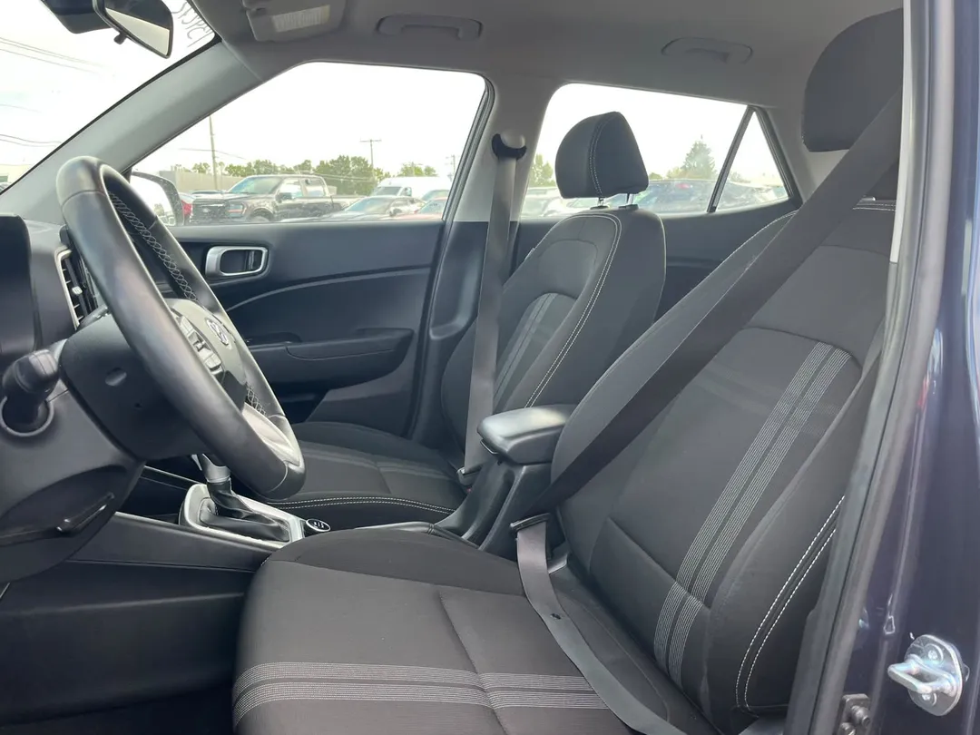 2025 Hyundai Venue Preferred, photo 8