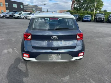 2025 Hyundai Venue - image 6