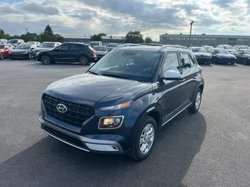 2025 Hyundai Venue - image 3