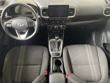 2024 Hyundai Venue - image 19