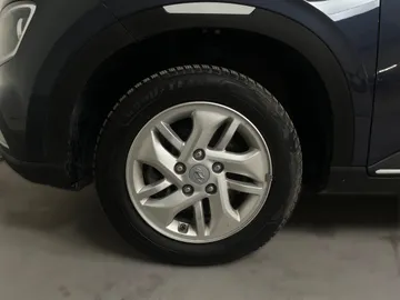 2024 Hyundai Venue - image 17