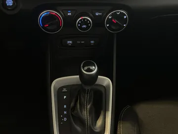 2024 Hyundai Venue - image 21