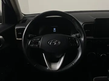 2024 Hyundai Venue - image 14