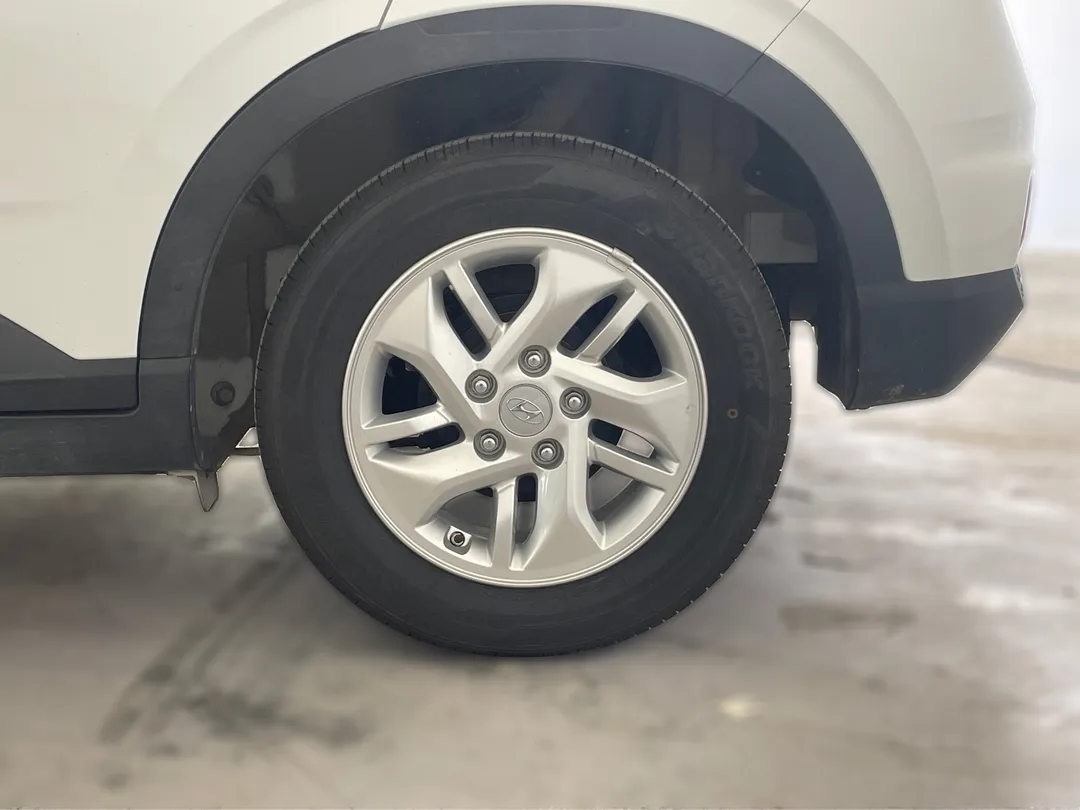 2025 Hyundai Venue for sale - photo 4