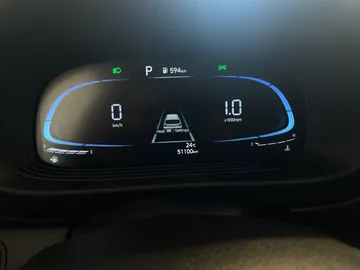 2025 Hyundai Venue - image 13