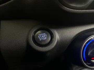 2025 Hyundai Venue - image 20