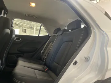 2025 Hyundai Venue - image 11