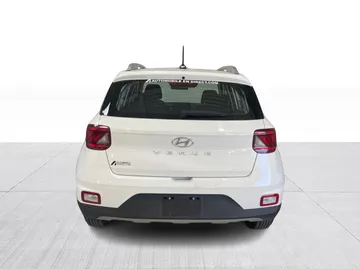 2025 Hyundai Venue - image 7