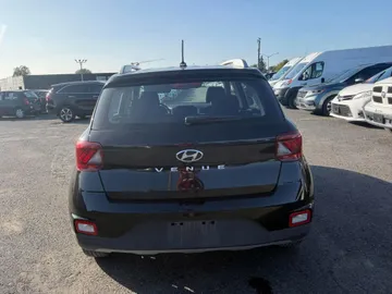 2025 Hyundai Venue - image 6