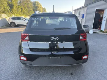 2025 Hyundai Venue - image 6