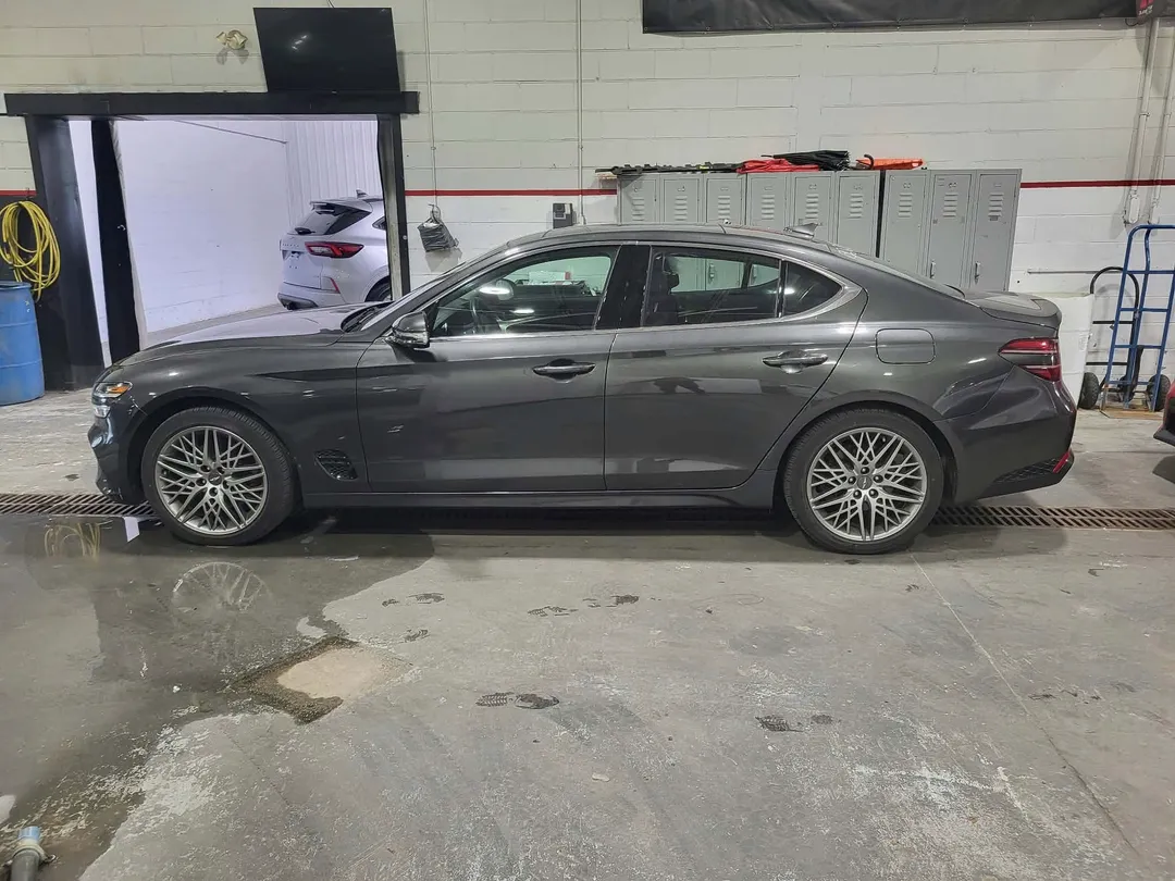 2023 Genesis G70 — photo 5
